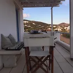 Island White Agios Georgios (Antiparos)