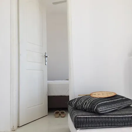 Island White Apartment