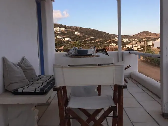 Island White Agios Georgios (Antiparos)