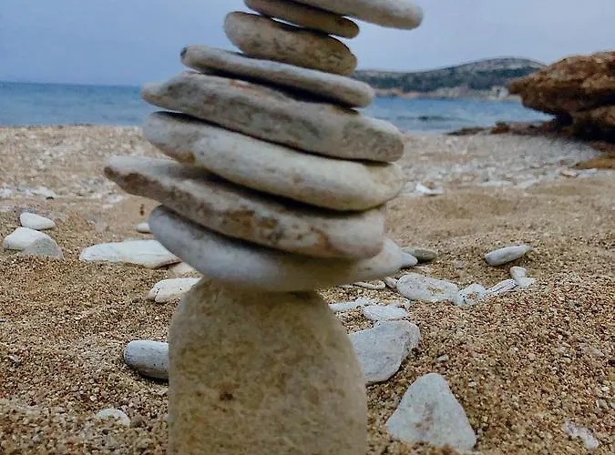 Island White * Agios Georgios (Antiparos)